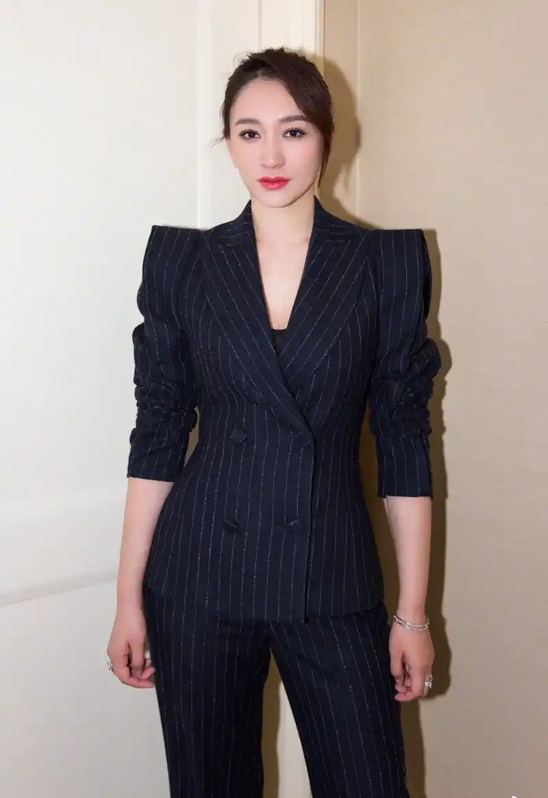 李小冉美图:风姿绰约,魅力四射