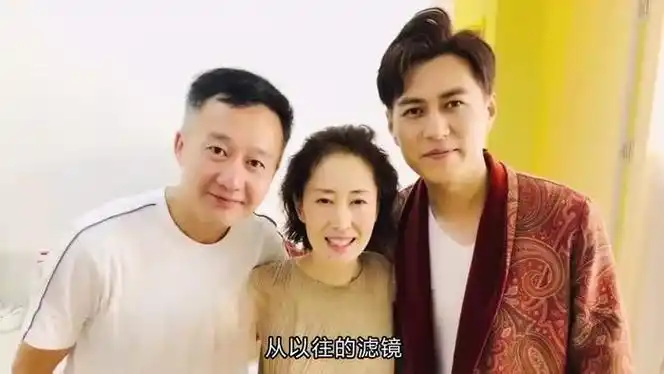 看名字是男孩,靳东爱过她,雷佳音带红她,今45岁越来越有星味了