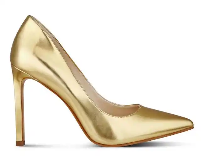 经典高跟鞋推荐(盘点几款经典的金色高跟鞋)