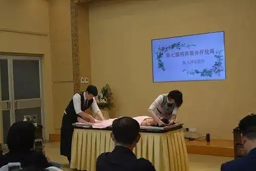 让故人干干净净地离开济南市殡仪馆首次展示"故人沐浴"服务济南地铁的