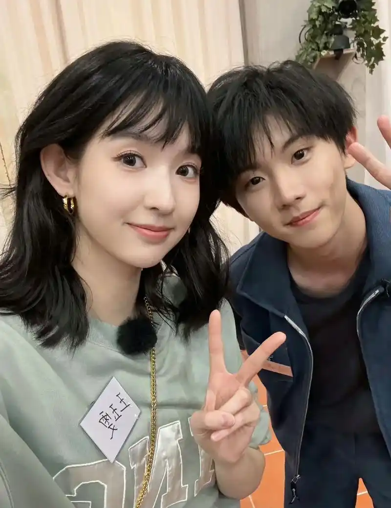 好年下的老公#马嘉祺 #王玉雯 - 抖音