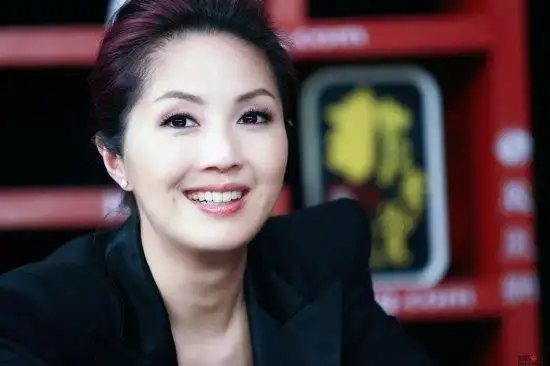 图杨千嬅黄伟文恩怨大起底曾是无话不谈的亲密友人