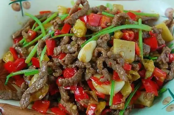 野山椒牛肉怎么炒才好吃(绝对是米饭的杀手)(2)