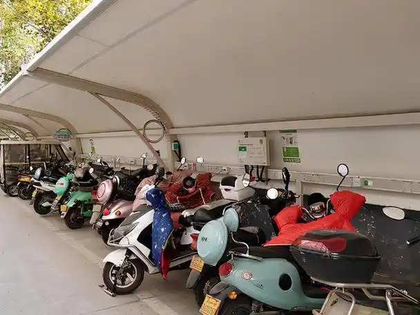 电动车充电时间过长导致电池"过充"