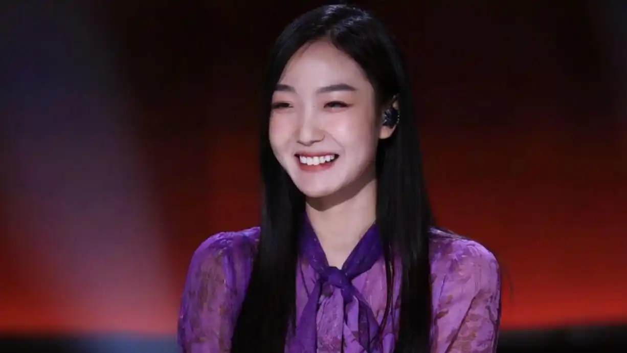 《中国好声音》李宇春歌曲拖累学员,潘虹唱功比她好,台风却不行