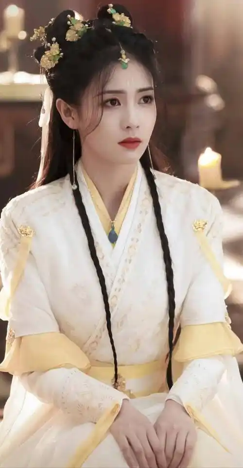 白鹿新剧《长月烬明》造型合集:美若天仙