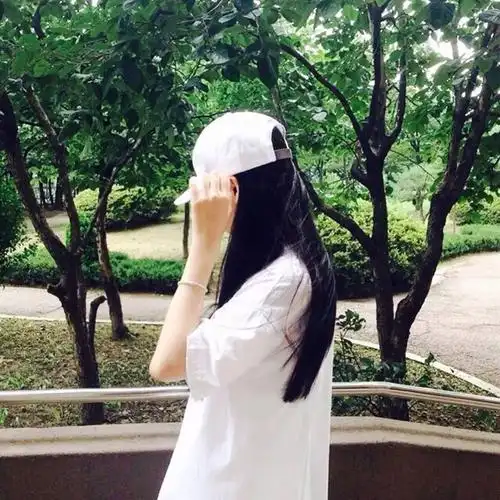 女生头像 侧身 文艺 小清新 「by:倾城之光i」