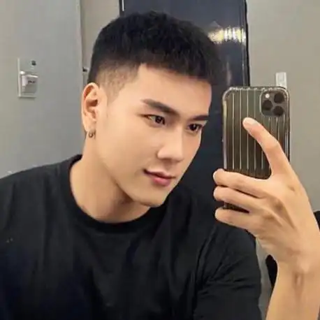 其实,寸头发型才是男生们真正值得去剪的造型,帅气提升颜值,很