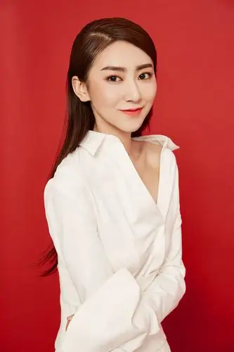 赵艺最新大片曝光简约时尚吸睛力max