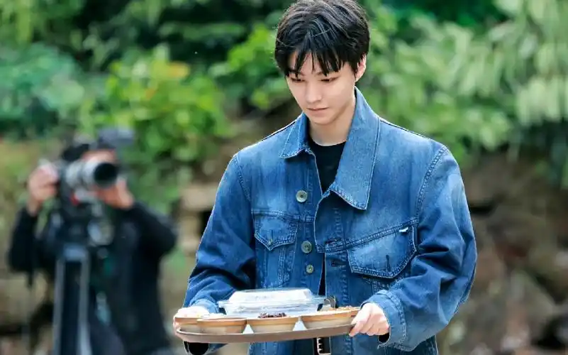 王俊凯#蓝海猖狂只有你去到现场点亮蓝海,他才合看到听到收到属姿他