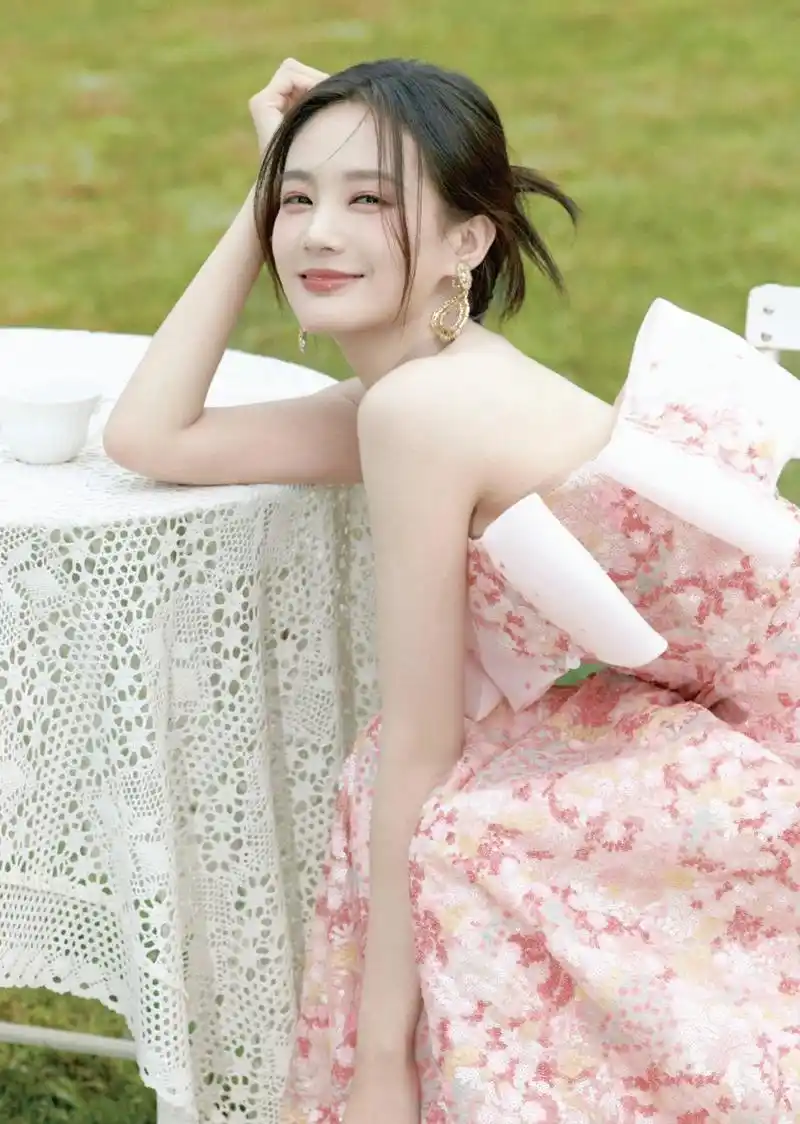 李一桐高清壁纸头像(二十八)[小红花]