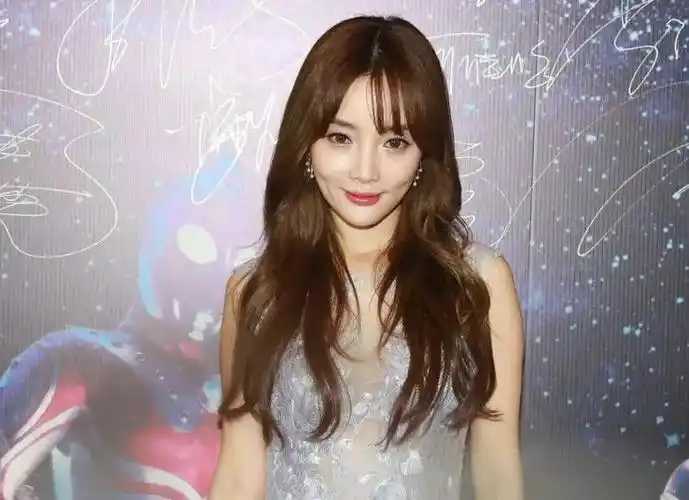 李小璐自曝黄体破裂,被紧急送往医院...