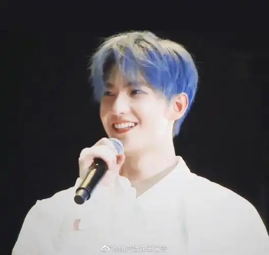 杨洋#  不允许还有人没看过蓝发99 是非粉都会惊艳的程度啊