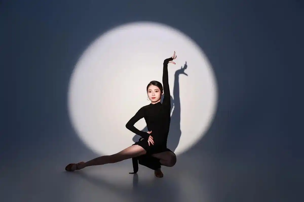 最美舞者系列~拉丁女孩.#舞蹈摄影 #摄影工作室 #艺校拍摄 - 抖音