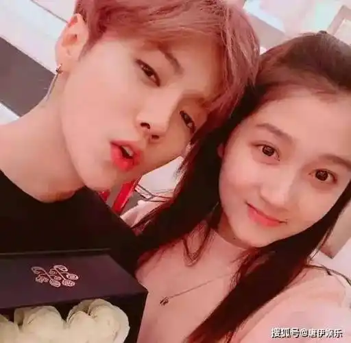 鹿晗关晓彤七年恋情稳定,生日祝福再现甜蜜互动,网友期待婚姻佳音