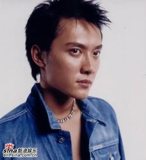 资料图片冯绍峰黑白写真20