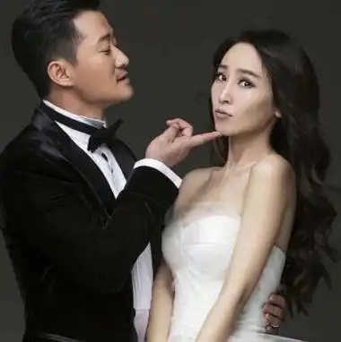 其实吴京是一个很认真,很努力的演员,不管是出演什么角色他都会爸分