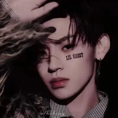 小鬼王琳凯头像王琳凯大概是唯一一个打耳洞,打眉钉,染头发,扎脏辫却