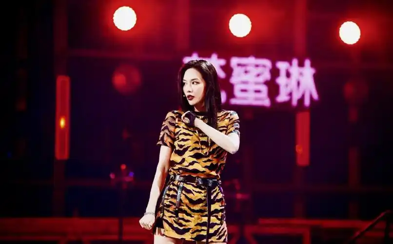 王霏霏《乘风破浪的姐姐》第三期剧照图片