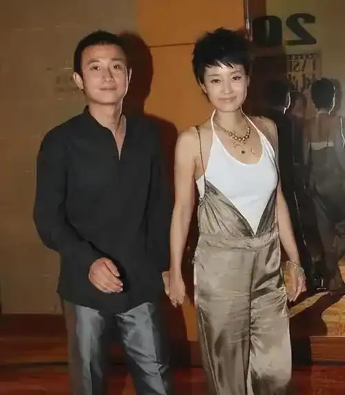 文章参演谢娜话剧演"出轨男",马伊琍台下观看,这是要复合吗?