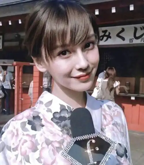 杨颖15岁闯荡日本和服照流出网友难怪不惧疯马秀