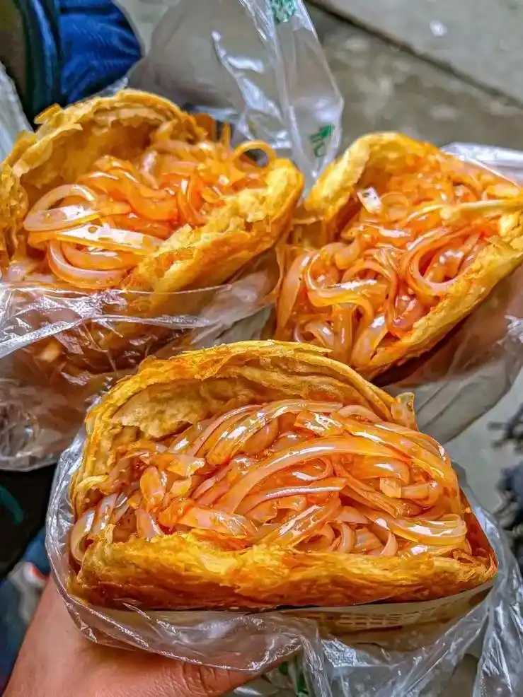 任何人没有吃过锅盔我都会难过的