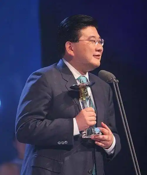 原创九转大肠受害者,"上海第一主持人",为你揭秘曹可凡的双面人生_节