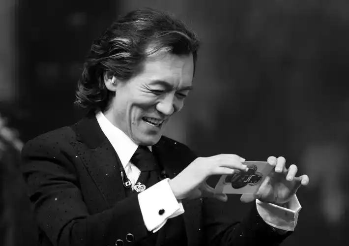 李咏老师,一路走好!李咏葬礼已于10月28日在纽约举行!