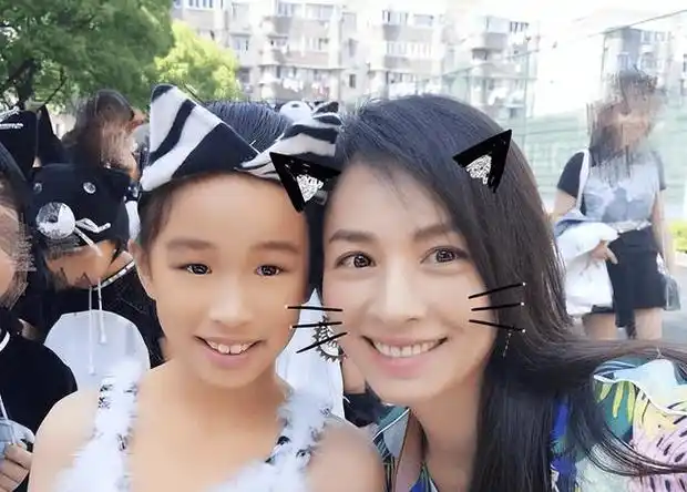 把这6个星二代放一起看,颜值差距一目了然_女儿_儿子_张庭