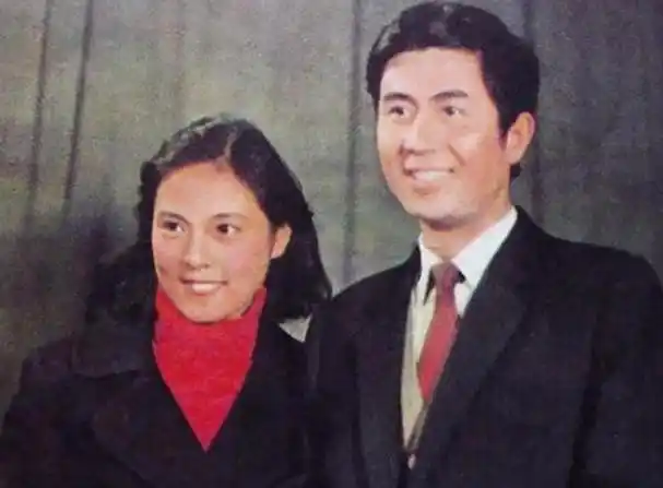 你知道郭凯敏现任妻子是谁吗?曾主演《一夜歌星》,儿子也是演员