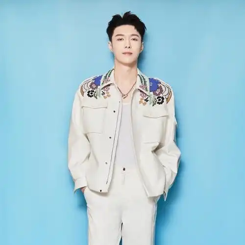 张艺兴同款外套