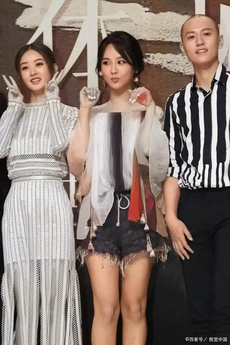 这个身高差距,也是相当合理的,说明赵丽颖的身高,并没有大家说的那么