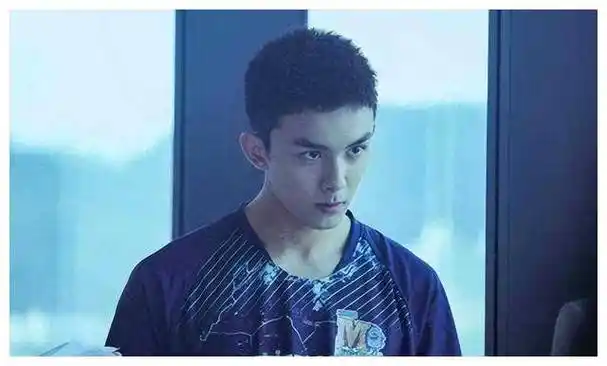 演员吴磊遭遇尴尬海报尴尬直播叫停该谁承担责任