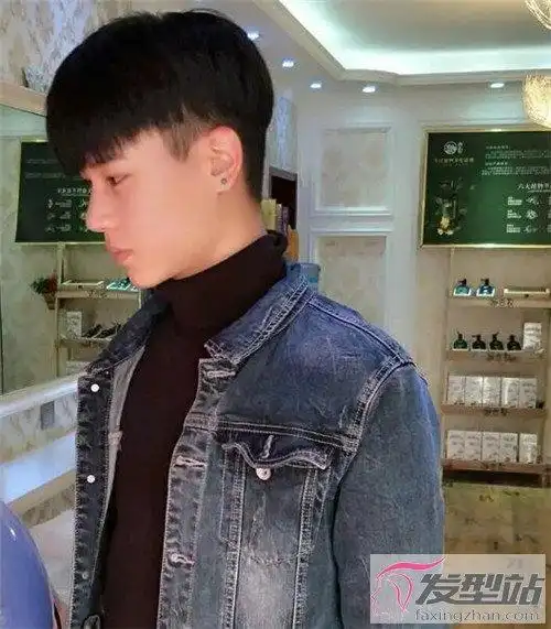 男生两边掏空发型帅气有型超有个性