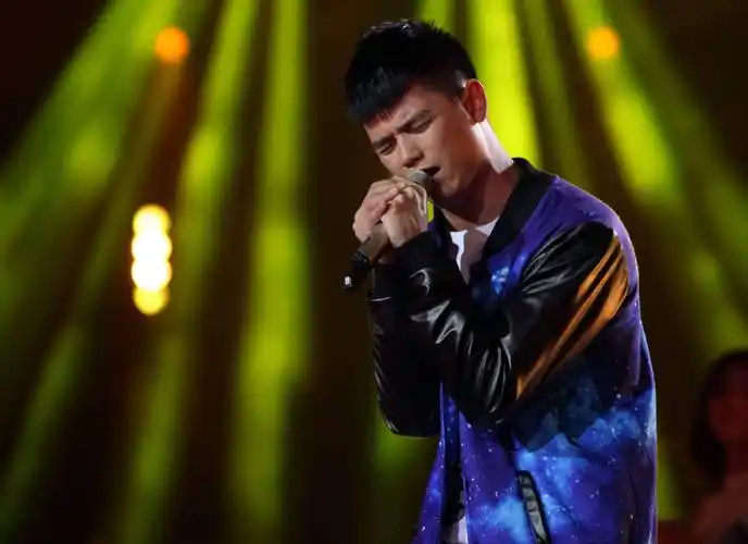 近日,令人痛心的消息传来,中国好声音第二季亚军选手张恒远不幸离世.