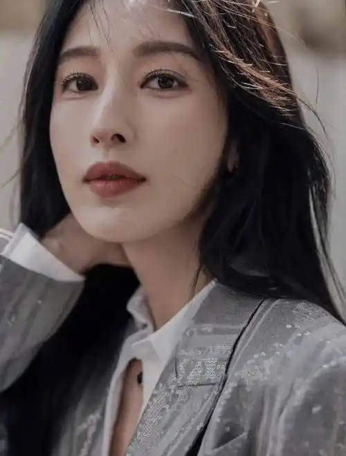 张俪妖娆妩媚"大尺度"火辣性感,天生丽质难自弃_身材_演技_演艺圈