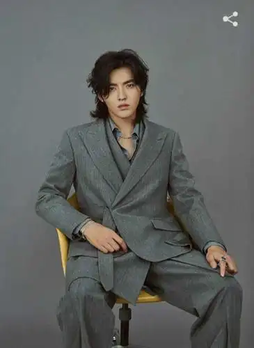 有没有男生留长发的发型?