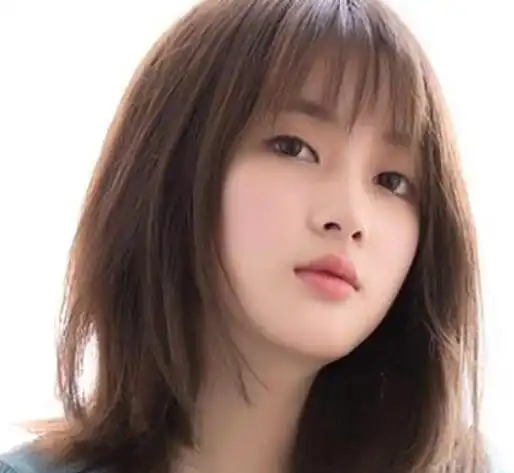 直发发型2022女中长发,尽显女神风范的直发发型_发型造型_宝妈时尚生