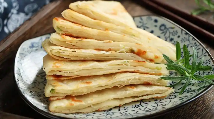 面食世家教你诀窍,一次5斤面不嫌多_面团_热水_小葱