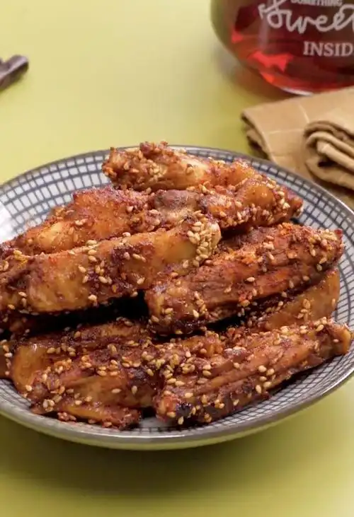 油炸食品不健康但真的很美味比如好吃到转圈圈的芝麻鸡翅