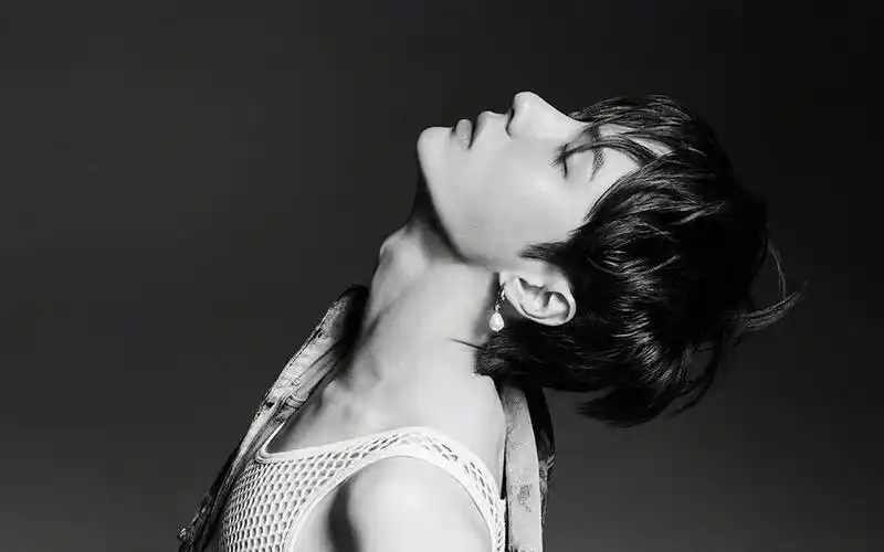 电脑壁纸 明星 大陆明星 王一博复古帅气阳光迷人写真