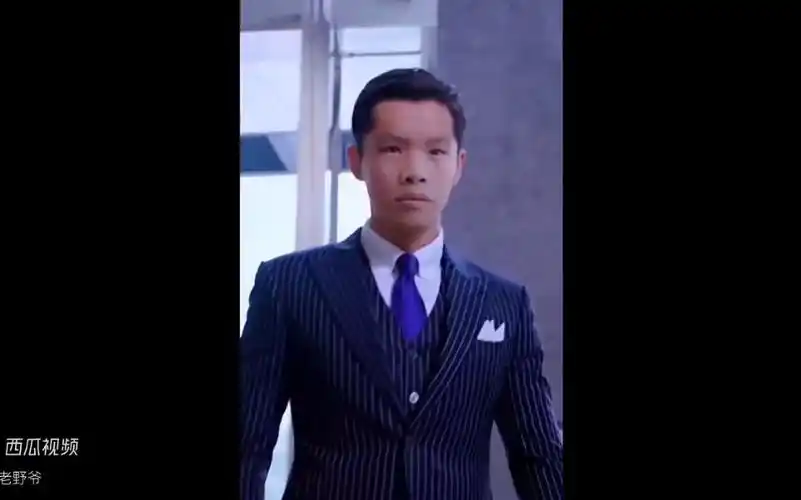 你根本就不知道暴龙战士有多帅暴龙战士西装杀肿瘤哥