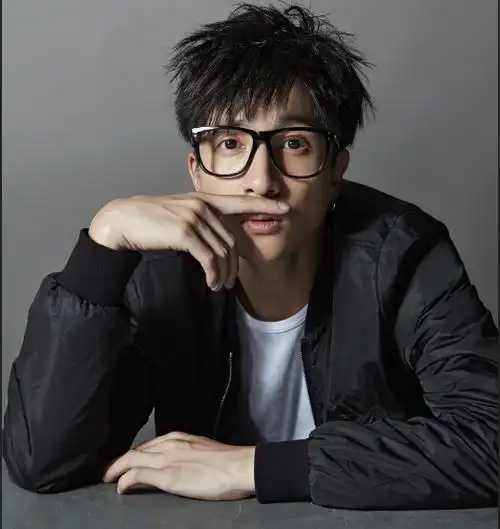 遭嫩模碰瓷的小鲜肉们:胡一天录音曝光,吴亦凡被恶意诽谤!__财经头条