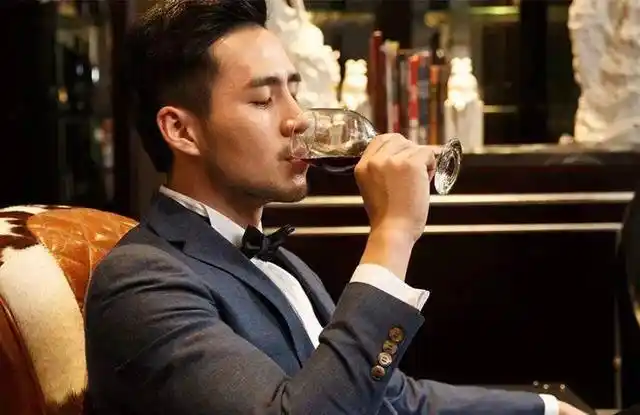 为什么喝酒的男人优点多?