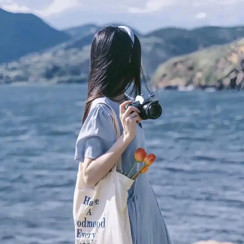 微信头像|一眼就爱上的真人背影头像 从前的月光很慢,有点闲,有点懒