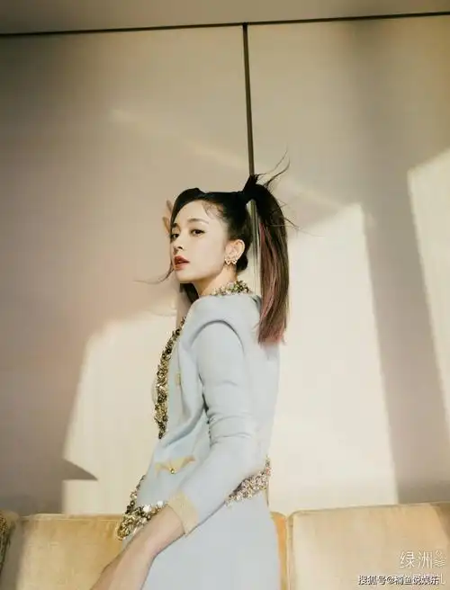 古力娜扎真漂亮,扎双马尾甜酷十足,29岁轻熟女嫩回18岁