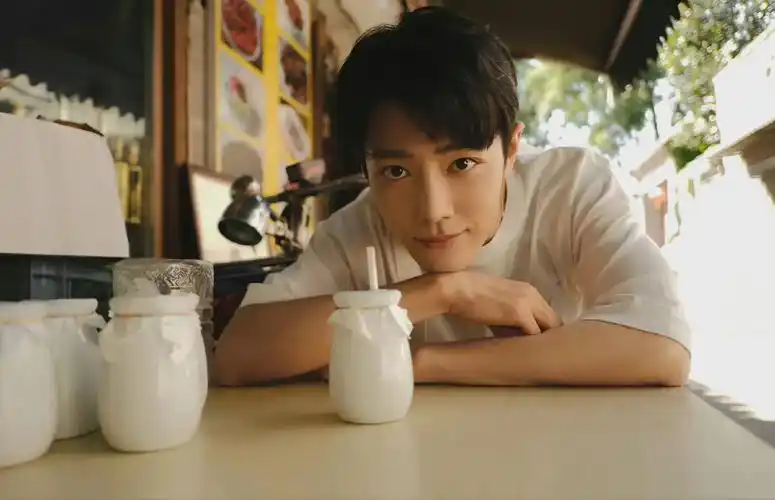 "他们要你跌落谷底,我非要你扶摇直上九万里"#肖战 #肖战骄 - 抖音