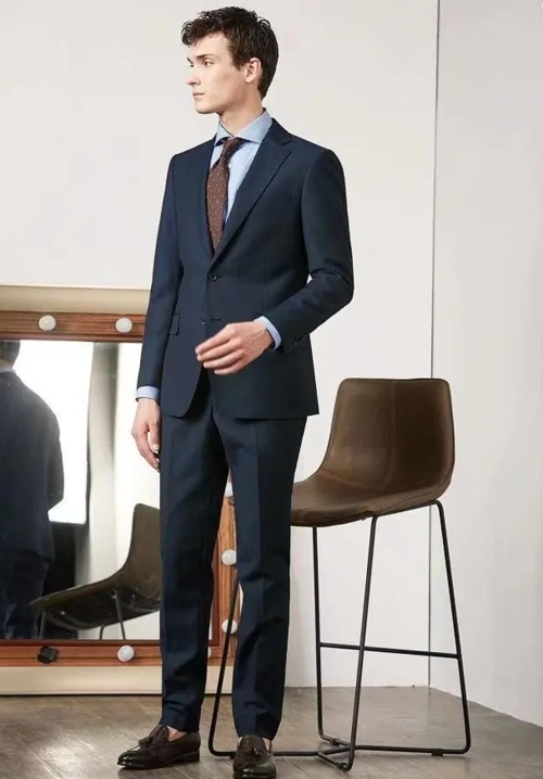 西装是绅士的优雅信物,贯穿职场高光的每时每刻!