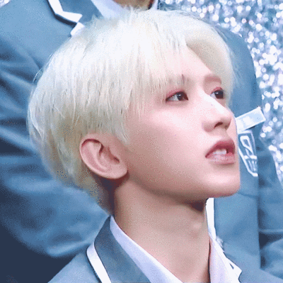 蔡徐坤开枪动图