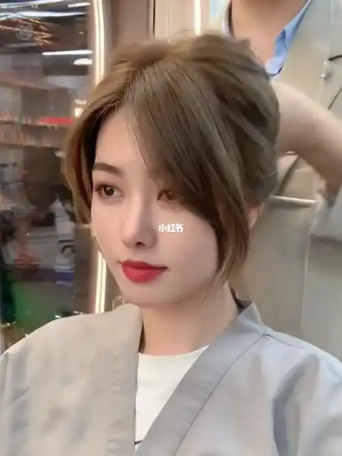 女生抗拒不了的修颜刘海77锁骨发适合大脸